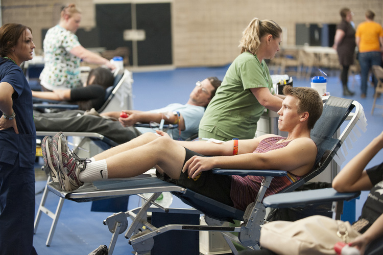 SSU community members donating blood 