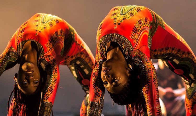 Performers in Cirque Kalabanté – Afrique en Cirque