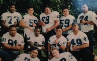 SSU football squad with Larry Allen