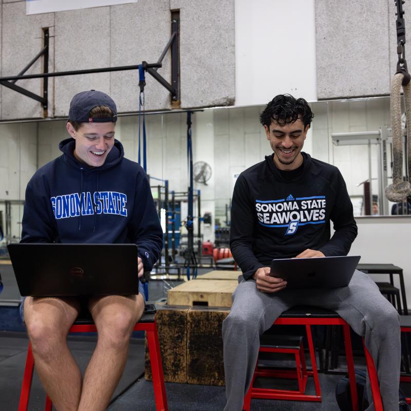 2 Kinesiology students sharing notes